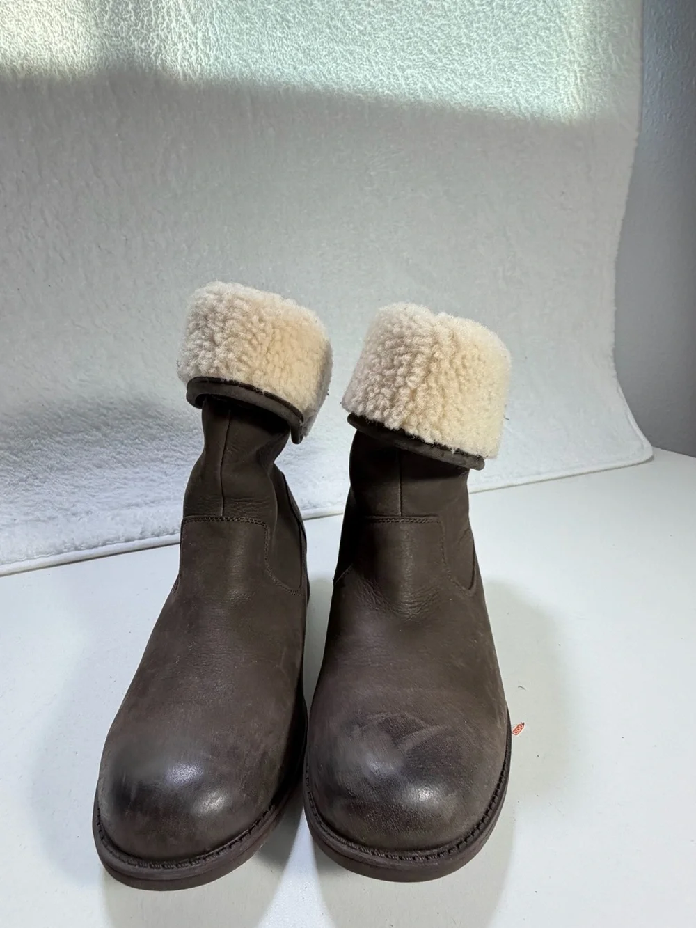 UGG Aldon Leather Wool Cuff Boots Stout Brown Women’s Size 8 winter boots